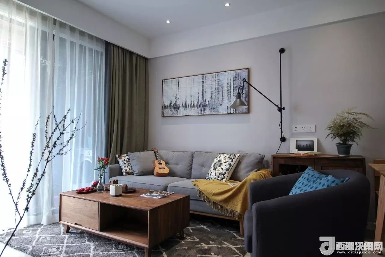 沙發(fā)背景墻選對裝飾畫，才能美了整個(gè)客廳空間！