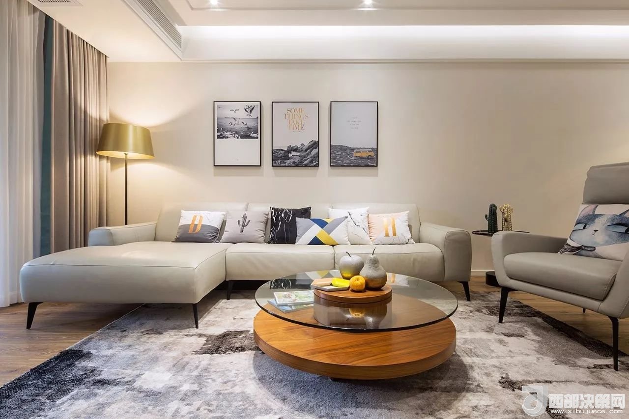 沙發(fā)背景墻選對裝飾畫，才能美了整個(gè)客廳空間！