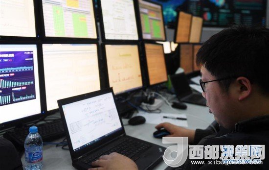 (新春走基層)(2)走進(jìn)12306鐵路售票系統(tǒng)后臺