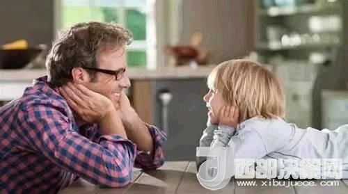 “你長(zhǎng)大之后會(huì)變得非常忙，所以我希望你能在小時(shí)候停下來(lái)低頭聞聞花香，然后把花瓣和葉子放進(jìn)你的小竹筐，在我們的客廳和院子里瘋跑。”