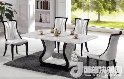 喜歡白色餐桌 但椅子該如何搭配？