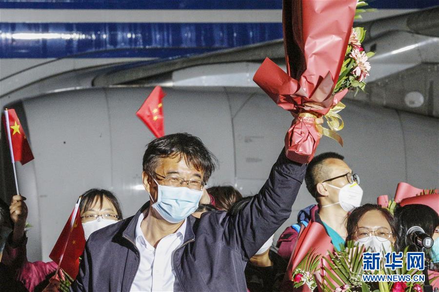 （聚焦疫情防控·圖文互動(dòng)）（9）分秒必爭！一切為了治病救人——中國抗疫生命至上的生動(dòng)實(shí)踐