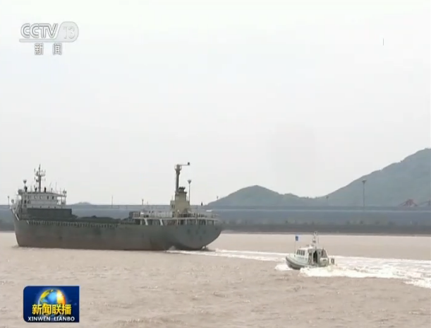 中國抗疫斗爭的生動實踐：讓黨旗在抗疫斗爭一線高高飄揚(yáng)