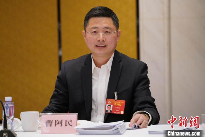 全國(guó)政協(xié)委員曹阿民:讓每一位老人過有尊嚴(yán)的生活