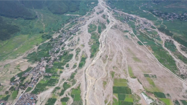 ▲圖為涼山冕寧山洪現(xiàn)場，來源：四川消防。