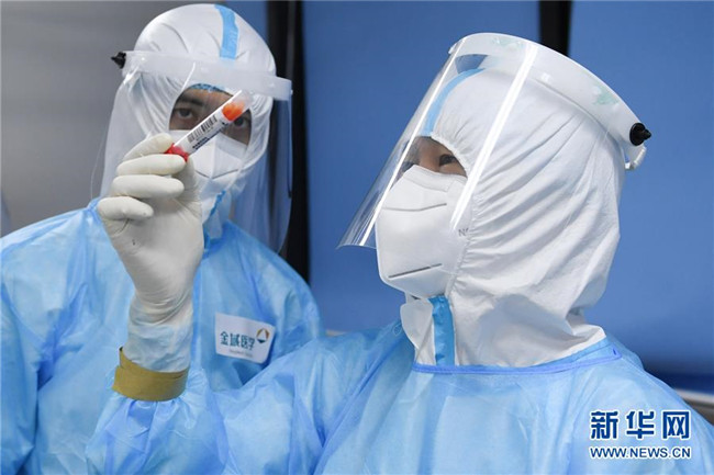 （新華全媒頭條·圖文互動）（10）首都再戰(zhàn)“疫”，難忘40天——寫在北京應急響應級別降級之際 