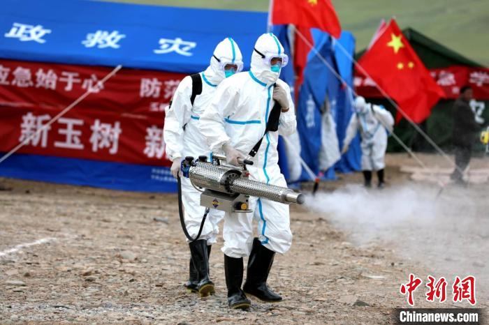 圖為進(jìn)行現(xiàn)場消毒。青海省應(yīng)急廳