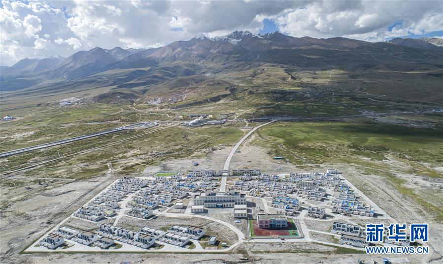 （新華全媒頭條·走向我們的小康生活·圖文互動(dòng)）（1）扎西德勒，我們的新家園——西藏易地扶貧搬遷搬出幸福美好新生活