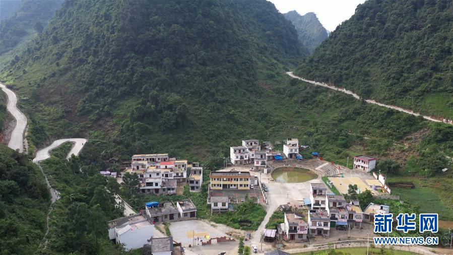 (新華全媒頭條·圖文互動(dòng))(1)木棉花開紅勝火——廣西千里邊境線脫貧紀(jì)實(shí)