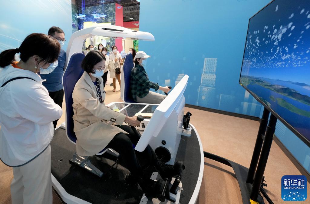 接受精神洗禮 汲取奮進力量——“奮進新時代”主題成就展引發(fā)參觀熱潮